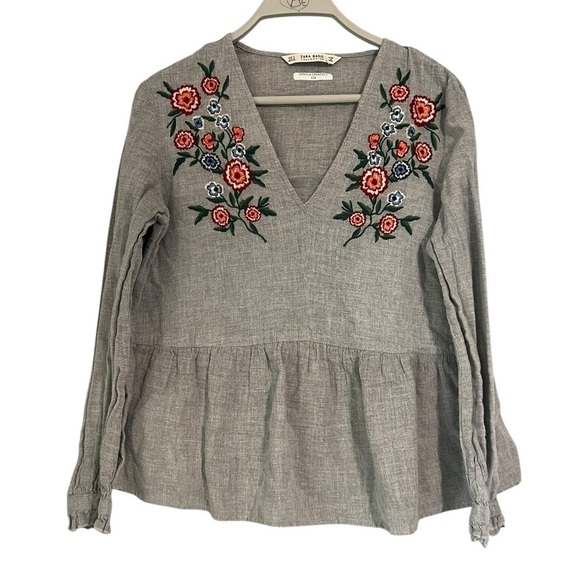 Zara Floral Embroidered Gray Blouse small - Picture 2 of 9